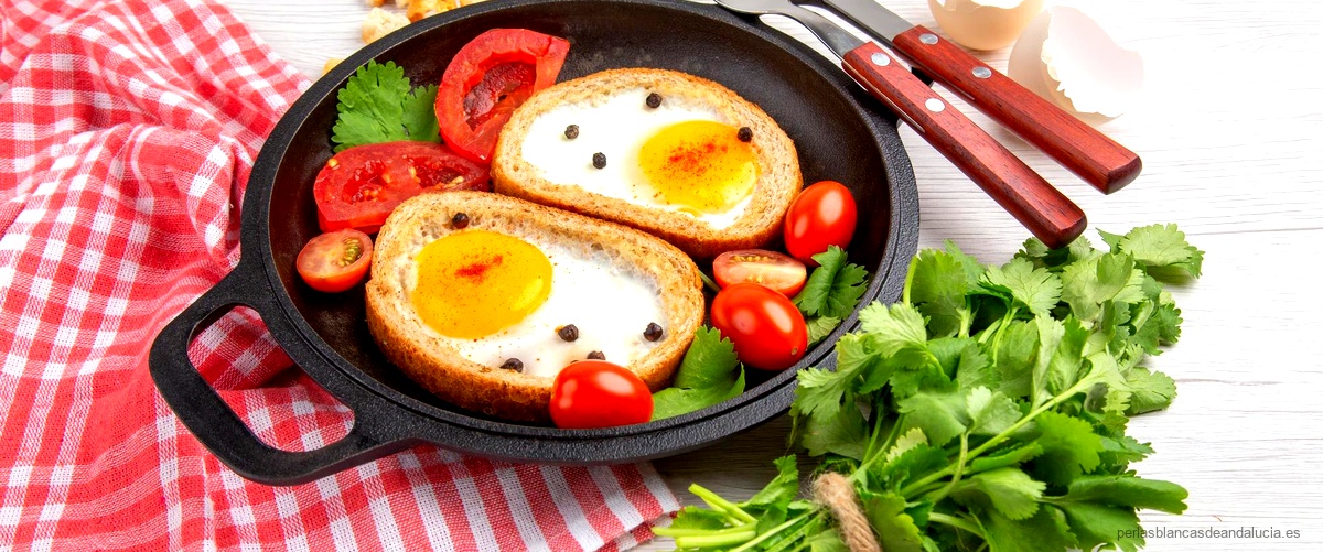 "Receta clásica de longanizas con tomate y huevo: ¡para chuparse los dedos!"
